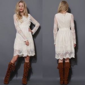 SOLD / Mi Amore Lace Dress x ChicWish